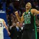 Al Horford qui bondit de joie sous les couleurs des Celtics